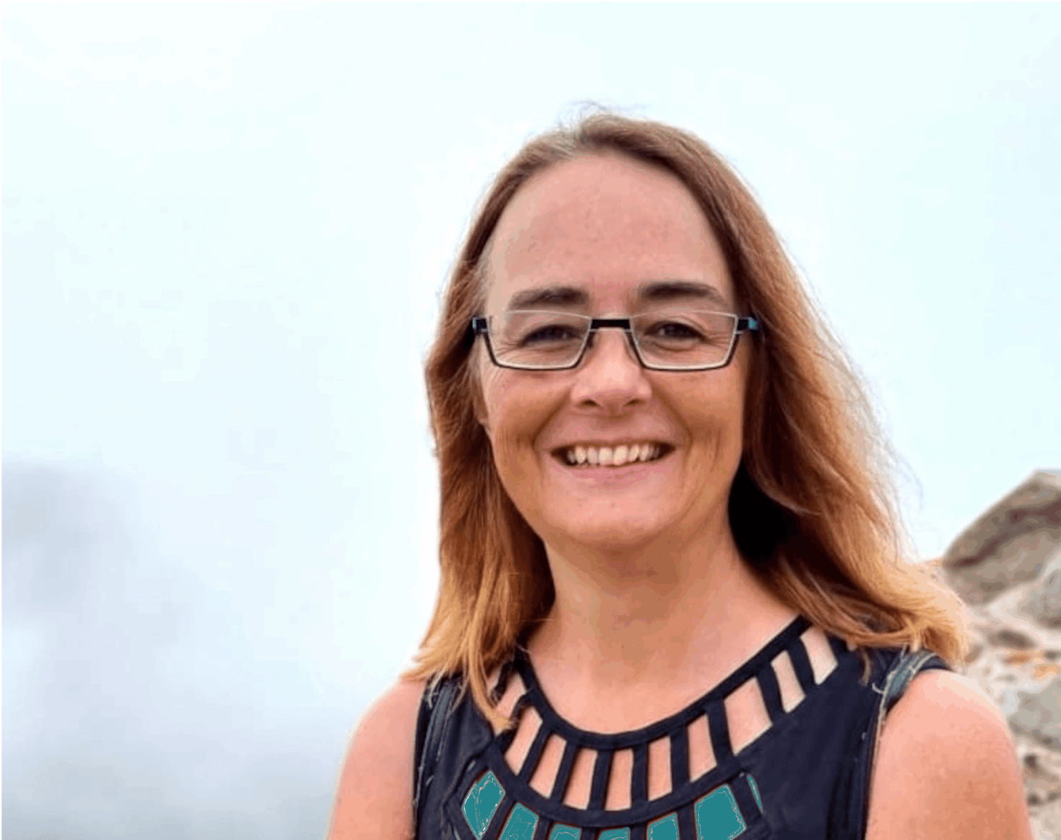 Portret Mandy lichtblauwe lucht